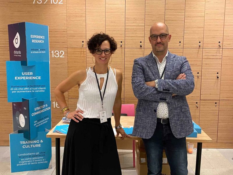 Chiara Danese e Daniele Gotter, co-founder di didardo, allo stand dell'Agile Business Day 2021 #Reconnect